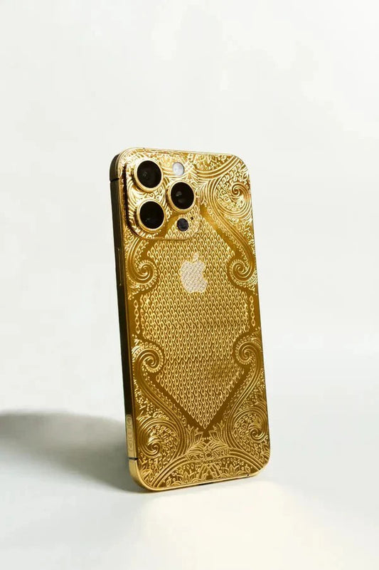 gold iphone with diamonds by Vascari